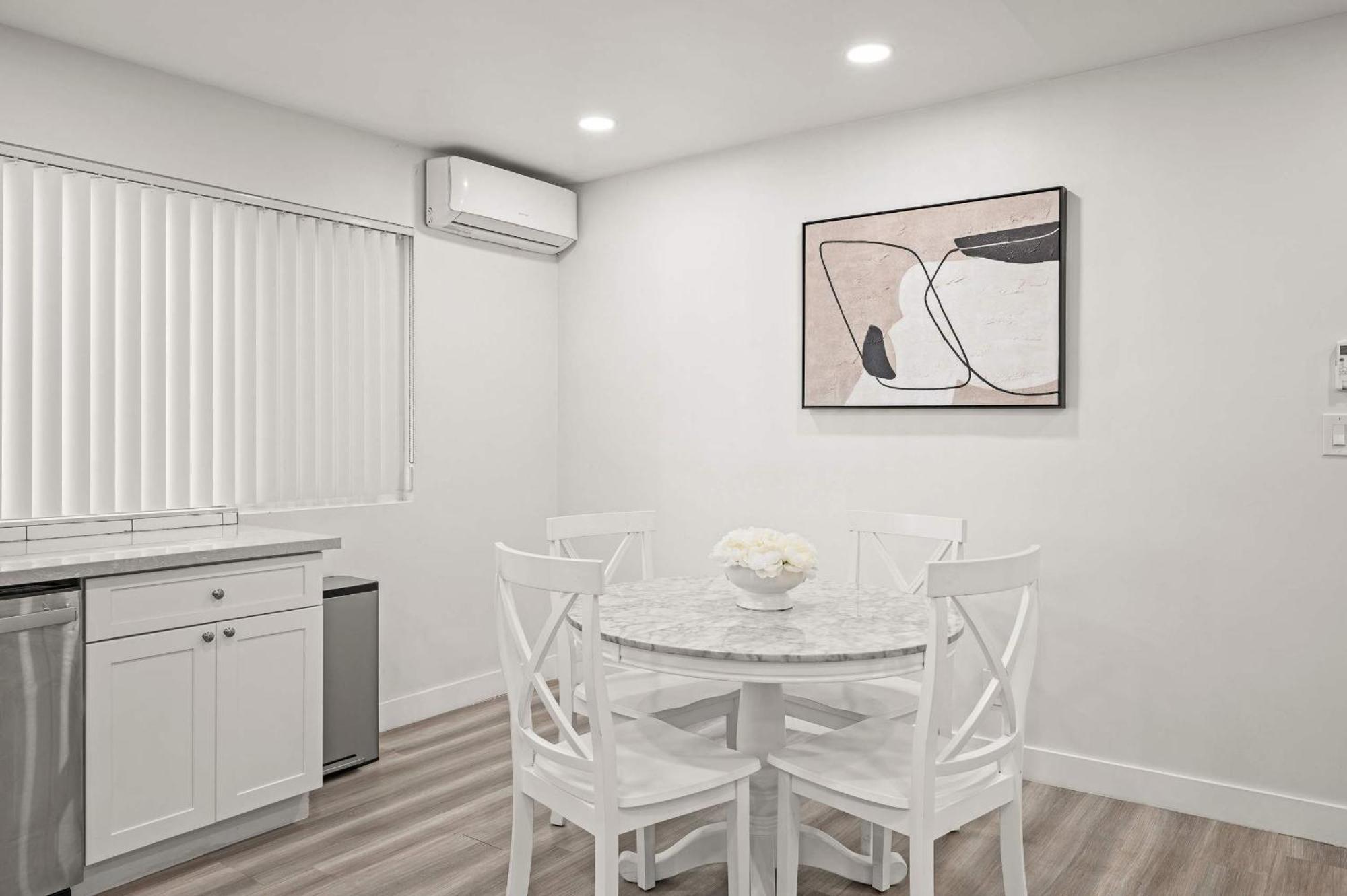New Renovated 2B2B Apt Self Checkin Free Parking 1 Pasadena Eksteriør bilde
