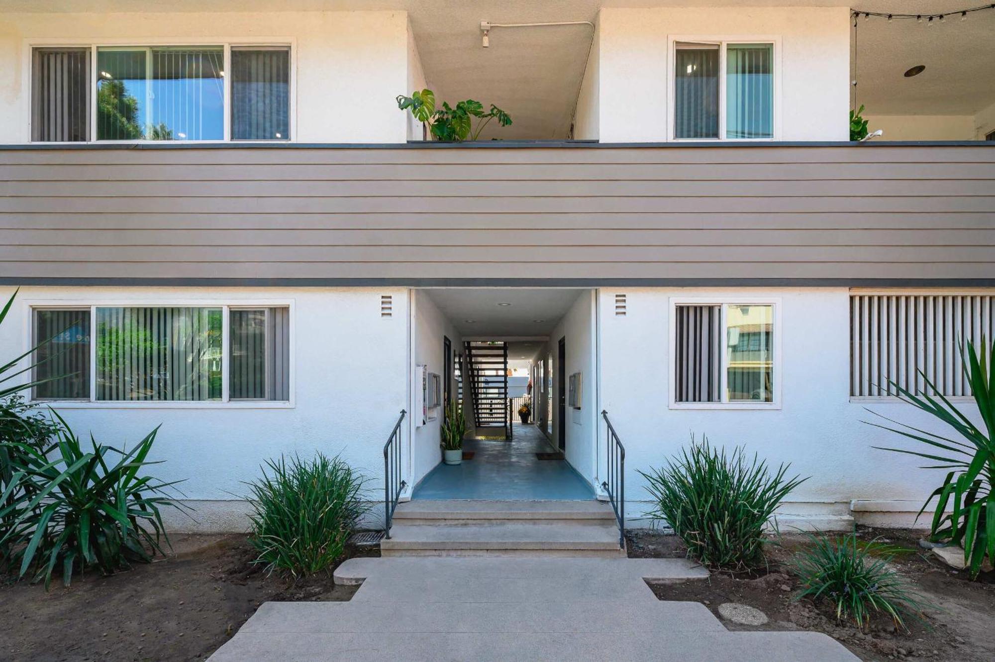 New Renovated 2B2B Apt Self Checkin Free Parking 1 Pasadena Eksteriør bilde