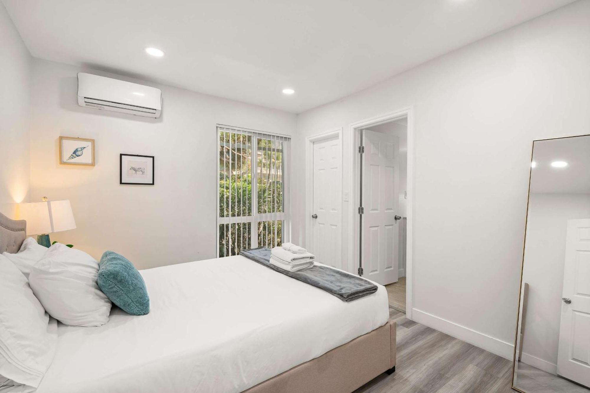New Renovated 2B2B Apt Self Checkin Free Parking 1 Pasadena Eksteriør bilde