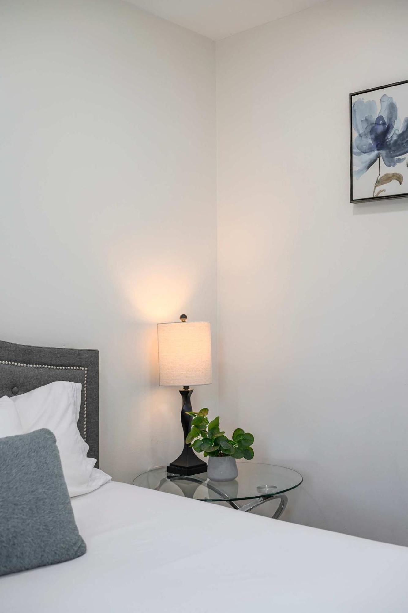 New Renovated 2B2B Apt Self Checkin Free Parking 1 Pasadena Eksteriør bilde